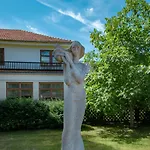 Guest house Silelis 3*